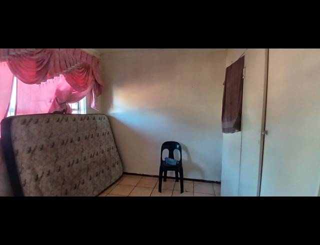 2 BEDROOM FLAT FOR SALE IN VEREENIGING CENTRAL
